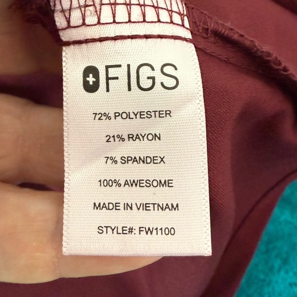 Figs Unisex Scrubs Top Sz M Maroon 100% Awesome - Picture 6 of 6